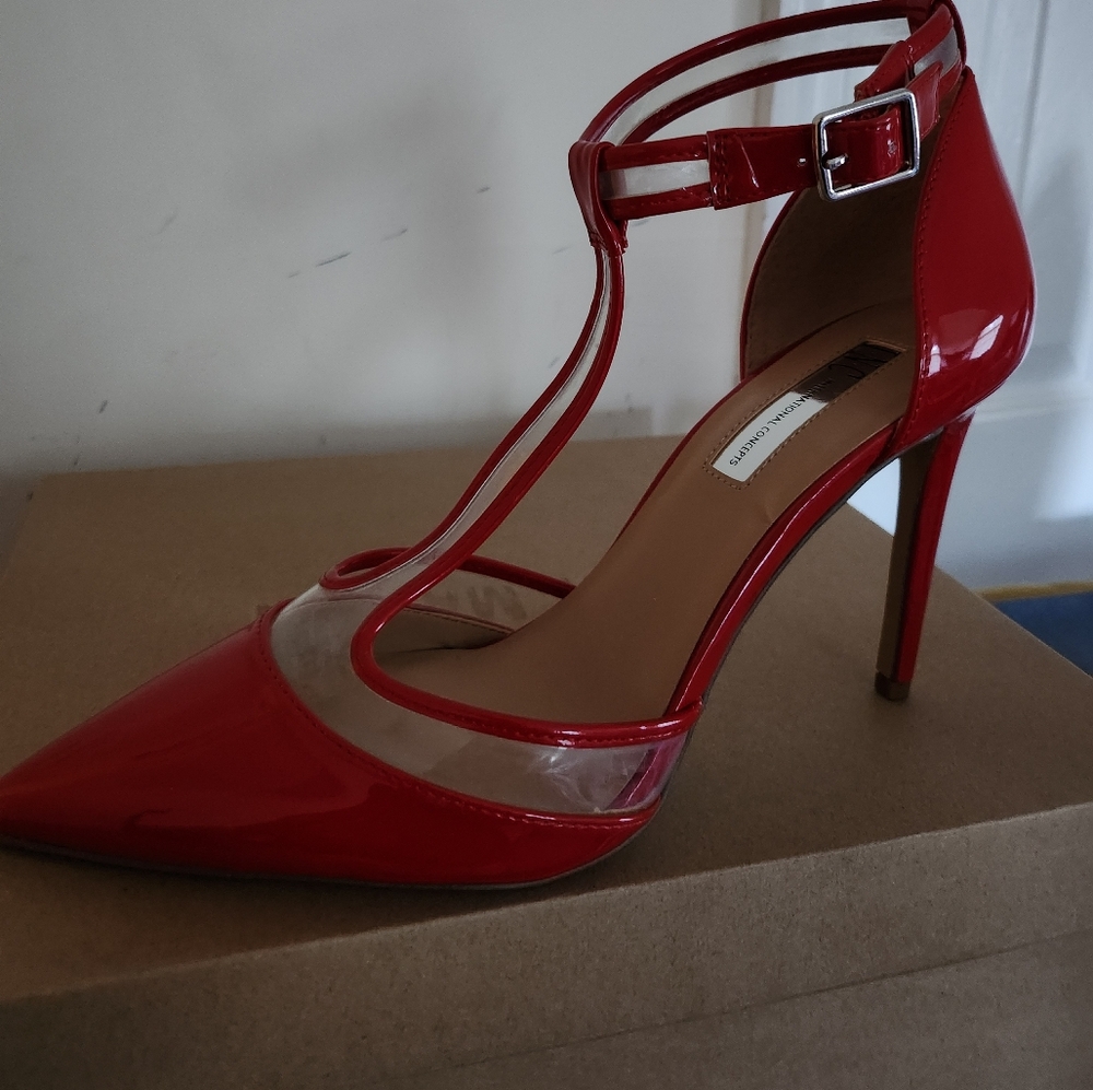 Red patent leather T strap heel size 8.5